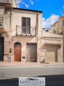 Appartamento in vendita a Canicattì corso Vittorio Emanuele, 24