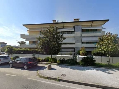 Appartamento in vendita a Carrara Massa Carrara Marina Di Carrara