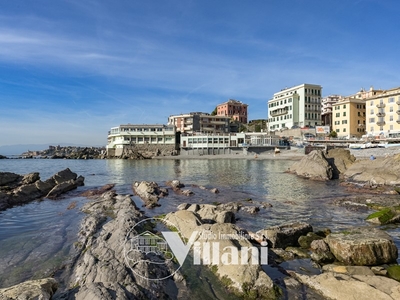 Appartamento in Vendita a Genova, zona Quarto, 158'000€, 60 m²