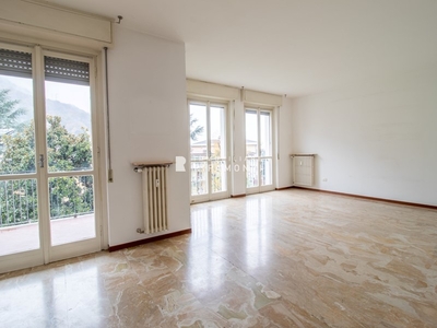 Appartamento in Vendita a Lecco, 240'000€, 180 m²