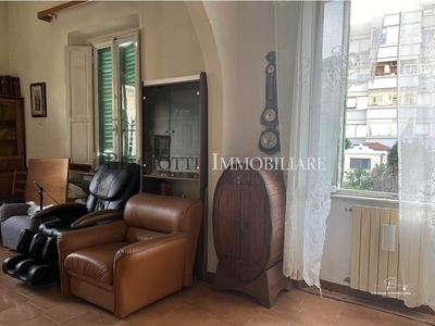 Appartamento in Vendita a Livorno, zona montebello, 280'000€, 140 m²