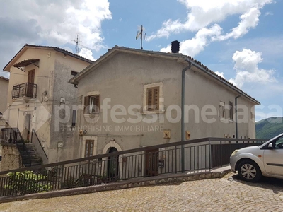 Appartamento in vendita a Montenero Val Cocchiara via Castellano, 4