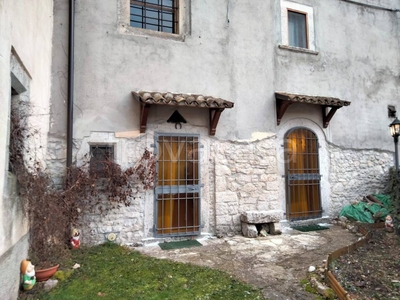 Appartamento in vendita a Montenero Val Cocchiara via Roma