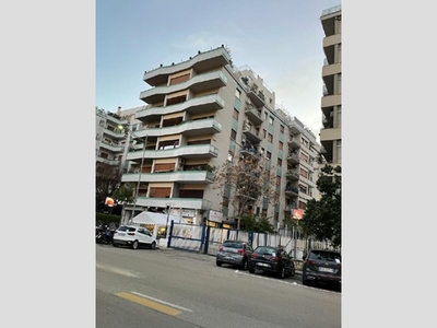 Appartamento in Vendita a Palermo, 171'750€, 168 m²