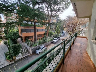 Appartamento in vendita a Roma, via etna, 7 - Roma, RM