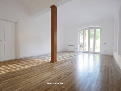Appartamento in Vendita a Sassari, 325'000€, 208 m²
