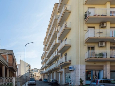 Appartamento in vendita a Turi via Giuseppe Di Vagno, 23