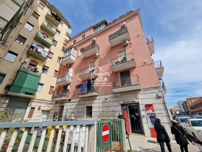 Appartamento in Vendita in Via Angelo Camillo de Meis a Napoli