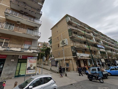 Appartamento in Vendita in Via dell'Epomeo a Napoli