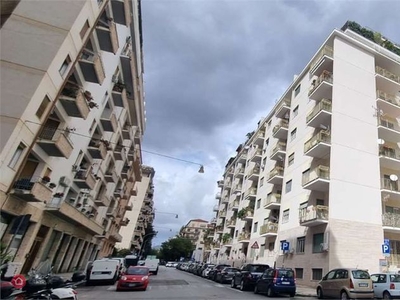 Appartamento in Vendita in Via Edmondo de Amicis 3 a Palermo
