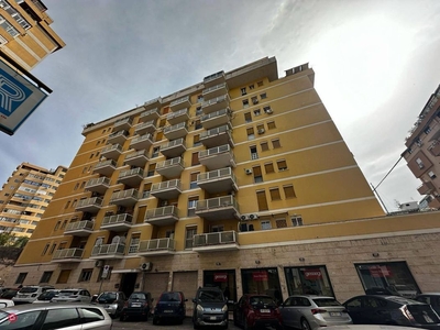 Appartamento in Vendita in Via Emanuele Guttadauro 15 a Palermo