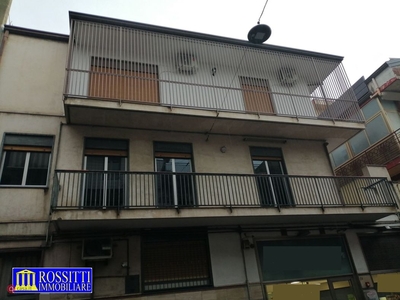 Appartamento in Vendita in Via Francesco Petrarca a Paternò