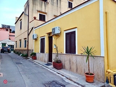 Appartamento in Vendita in Via Giuseppe Malvica a Palermo