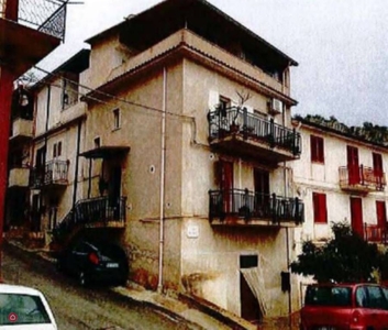Appartamento in Vendita in Via Partinico a Borgetto