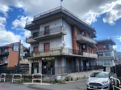 Appartamento in Vendita in Via Roma a Gravina di Catania