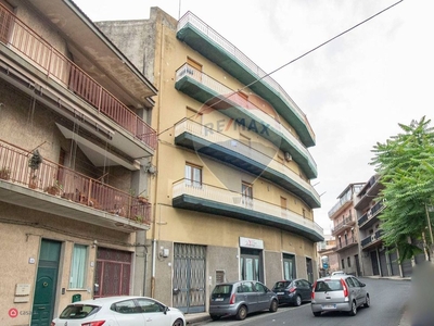 Appartamento in Vendita in Via Turi D'Agostino 72 a Aci Catena