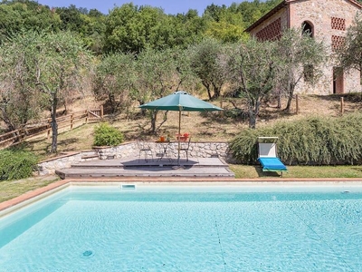 Appartamento in villa con piscina, Wifi, Tv, patio, vista panoramica, parcheggio, vicino Lucca