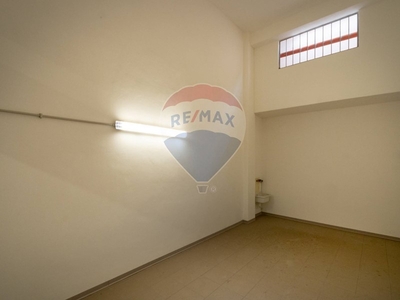 Box in Affitto a Palermo, zona Notarbartolo, 220€, 21 m²