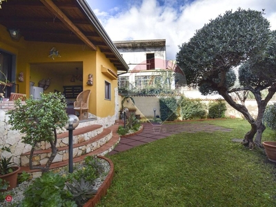 Casa Bi/Trifamiliare in Vendita in Via Bellini 49 a Piedimonte Etneo