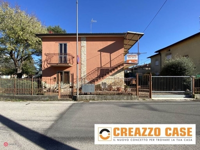Casa Bi/Trifamiliare in Vendita in Via Gorizia a Creazzo