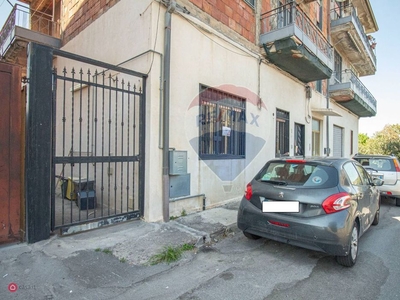 Casa Bi/Trifamiliare in Vendita in Via Portella della Ginestra 9 a Misterbianco