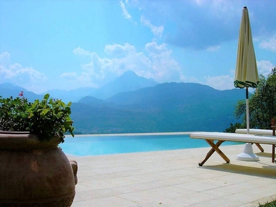 Casa e Capanna Del Rosso, piscina privata, vicino a Barga, opzione chef, Wifi