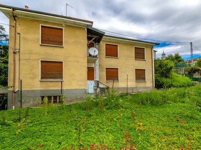 Casa indipendente con box a Albino