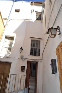 Casa indipendente di 3 vani /55 mq a Conversano (zona Centro storico)