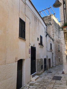 Casa indipendente di 3 vani /90 mq a Bari - Loseto (zona vecchia)