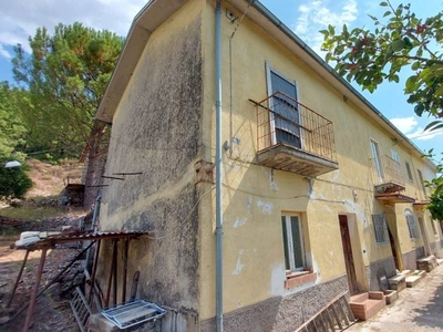 Casa Indipendente in vendita a Colli a Volturno via Valloni