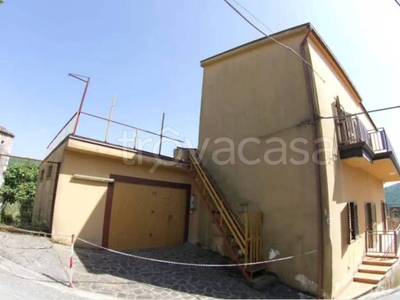 Casa Indipendente in vendita a Filignano via Collemacchia