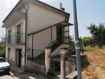 Casa Indipendente in vendita a Isernia contrada Castelromano