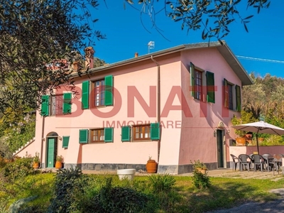 Casa Indipendente in Vendita a La Spezia, zona Collina Est, 695'000€, 329 m², con Box
