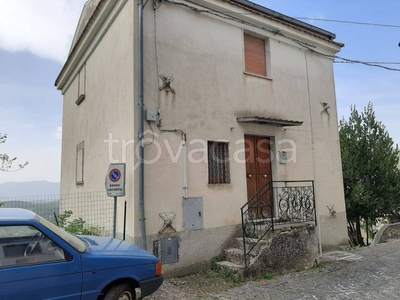 Casa Indipendente in vendita a Pesche via Chiaia