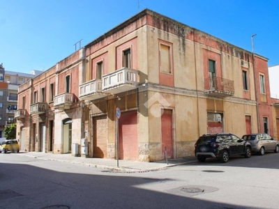 Casa Indipendente in vendita a Putignano via g. M. Romanazzi Carducci, 28