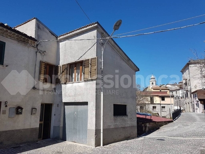 Casa Indipendente in vendita a Rionero Sannitico via Umberto Pace, 49