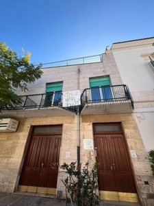 Casa Indipendente in vendita a Sannicandro di Bari piazza Unità d'Italia, 45
