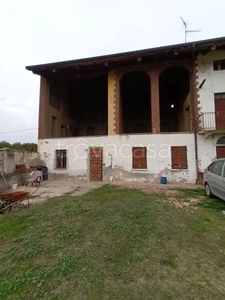 Casa Indipendente in vendita ad Alice Castello via Cavaglià, 21
