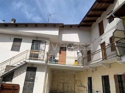 Casa Indipendente in vendita ad Alice Castello via Italia, 41d