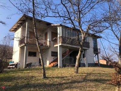 Casa indipendente in Vendita in Strada di Pianestolla 4 a Tizzano Val Parma