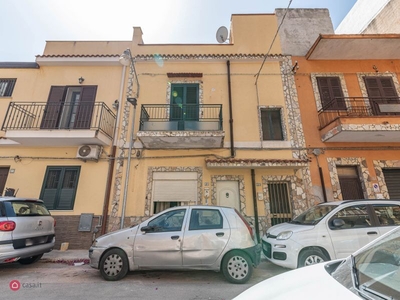 Casa indipendente in Vendita in Via Lucrezio a Palermo