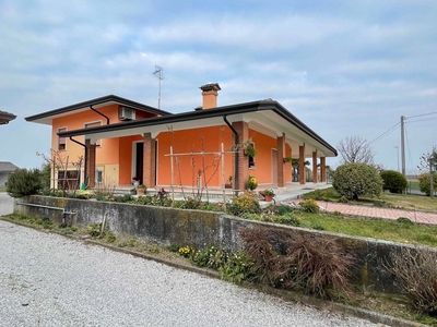 Casa singola in vendita a Concordia Sagittaria Venezia