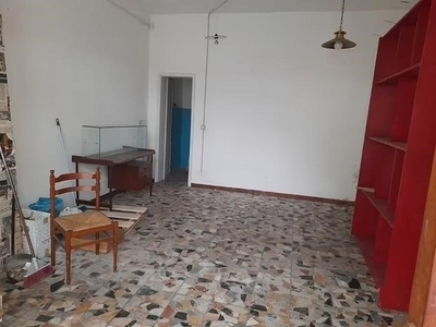 Immobile commerciale in Affitto a Lucca, zona Sant'Anna, 500€, 40 m²