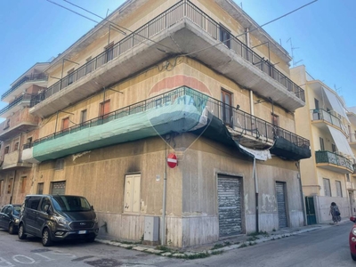 Intero Stabile in vendita a Modugno via Napoli, snc
