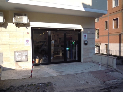 Laboratorio in Vendita a Roma, 160'000€, 135 m²