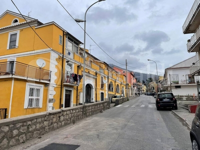 Negozio in Affitto a Salerno