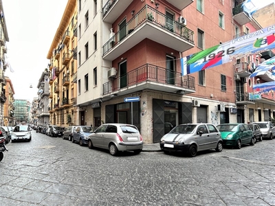 Negozio in Vendita a Napoli, 79'000€, 57 m²
