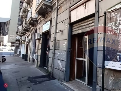 Negozio/Locale commerciale in Vendita in Via Mergellina 207 a Napoli
