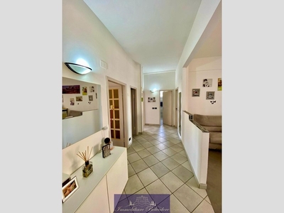 Quadrilocale in Vendita a Firenze, zona Bellariva, 286'000€, 85 m²