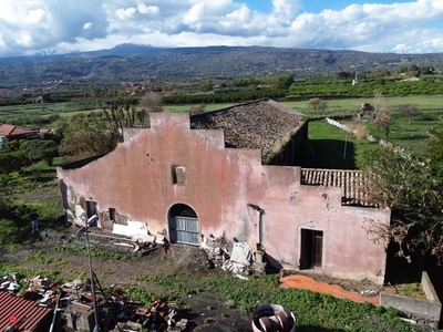 Rustico/Casale in Vendita in Via Pietralonga a Mascali